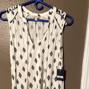 Off white with black print Lucky Brand sleeveless shirt